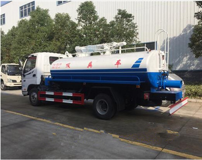 吸粪车1