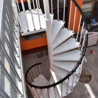 花纹钢板楼梯