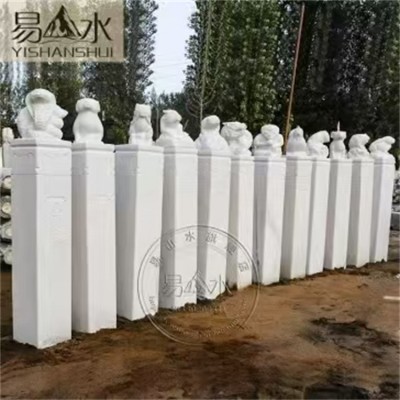 汉白玉石柱子